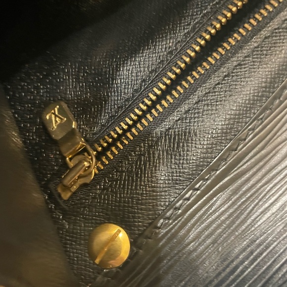LOUIS VUITTON-LEATHER AND VODKA CUSTOM  CLUTCH - Picture 6 of 12
